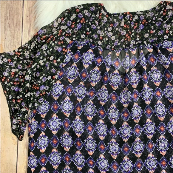 Mason + Mackenzie | Floral Blouse - Picture 6 of 8